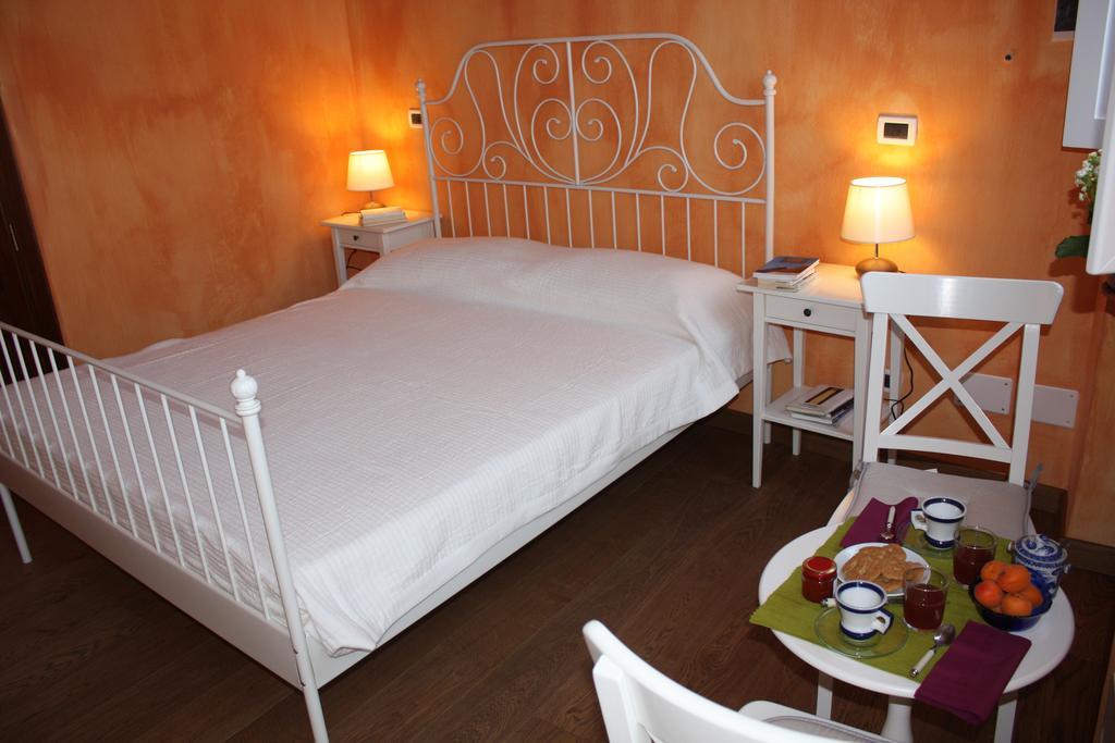Bed and Breakfast Piazzetta Consolata Turín Pokoj fotografie